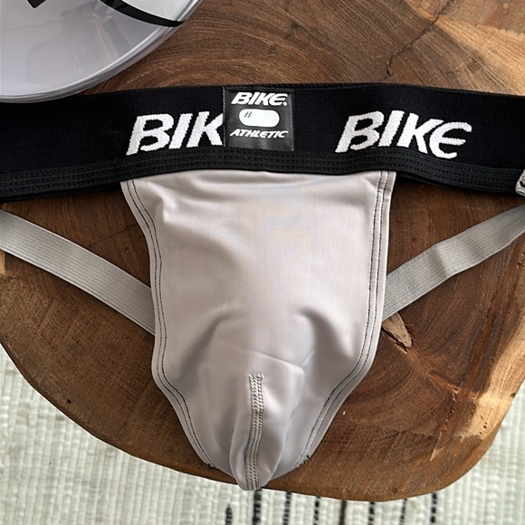 Bike - Picture 4 of 7